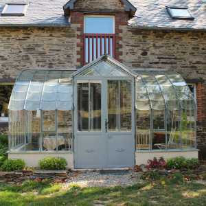 Montesquieu adossée